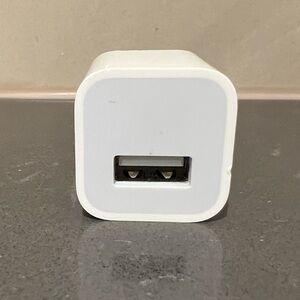 Apple USB Power Adapter Wall Charger Model A1265